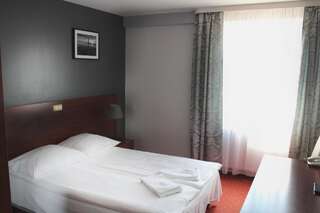Отель Hotel Gordon Варшава Стандартный двухместный номер с 1 кроватью-1