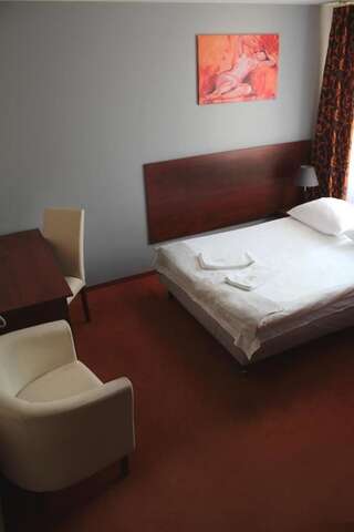 Отель Hotel Gordon Варшава Стандартный двухместный номер с 1 кроватью-4