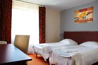 Отель Hotel Gordon Варшава Стандартный двухместный номер с 2 отдельными кроватями-4